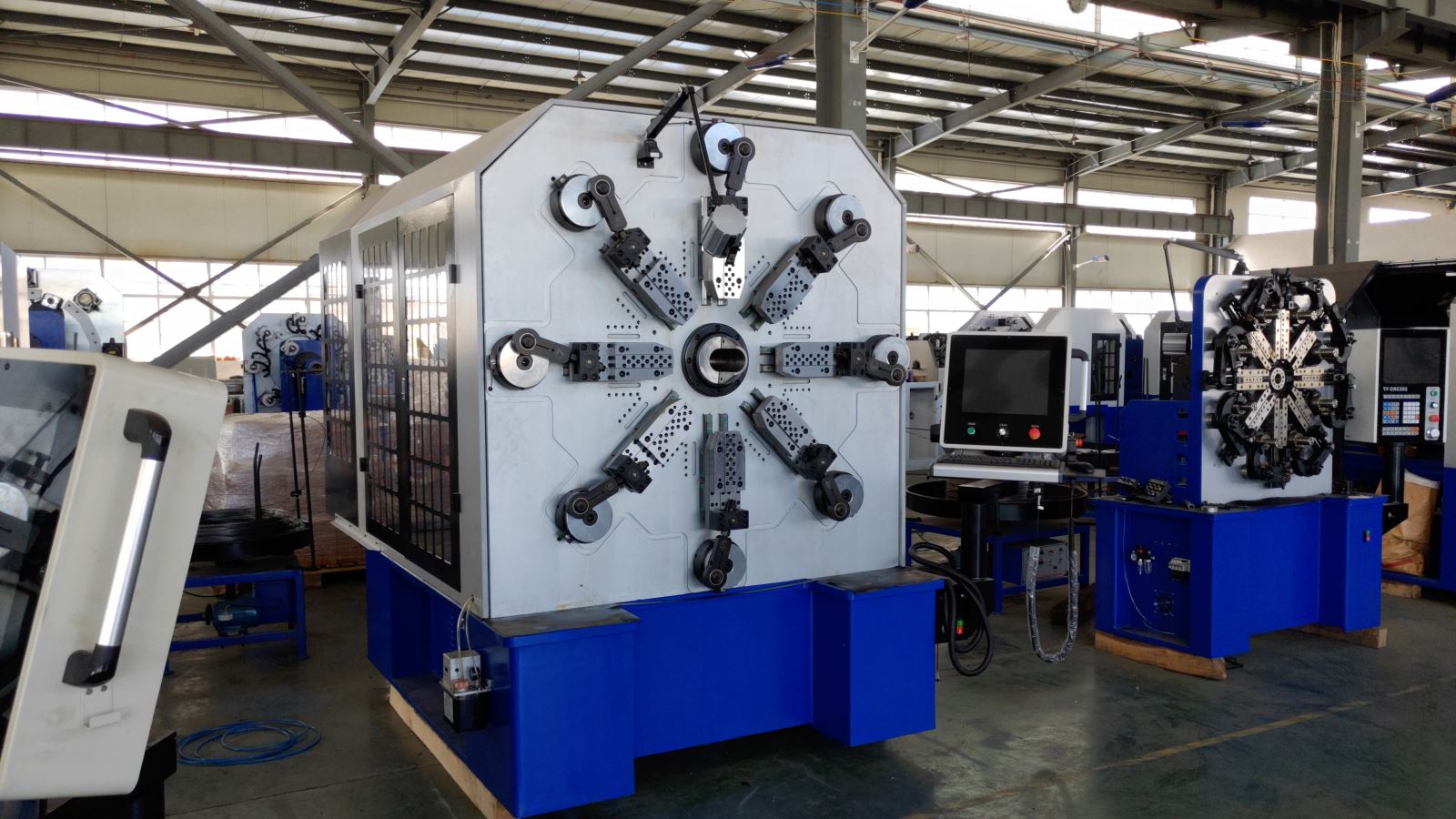 Máy sản xuất lò xo thép CNC